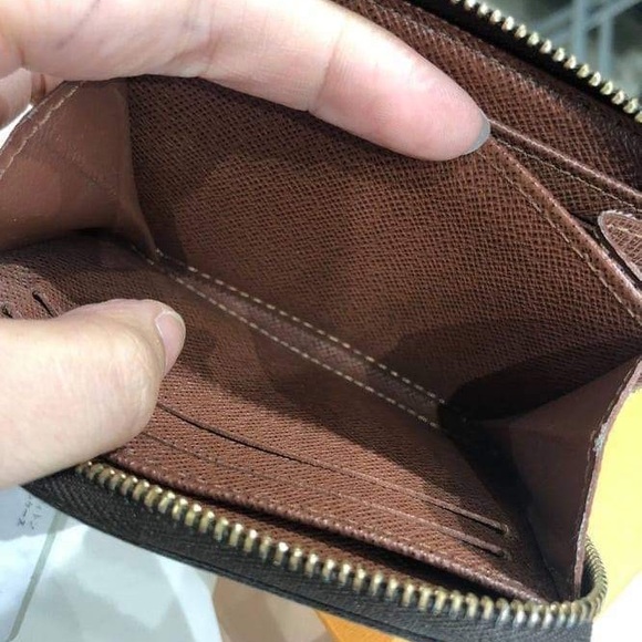 Authentic Louis Vuitton wallet - Picture 6 of 7